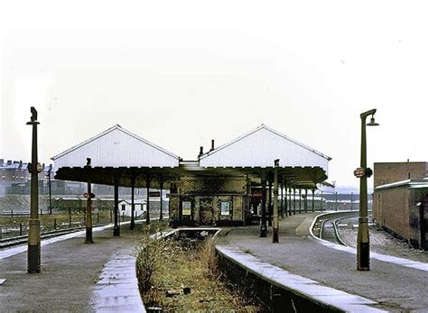 Trains Chester to Oldham 